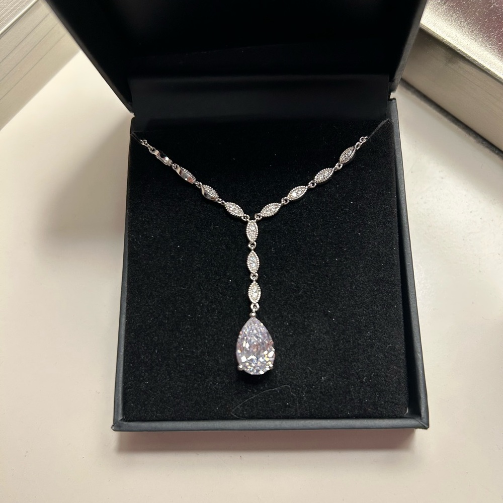 Cubic Zirconia 925 Silver Teardrop Pendant Necklace